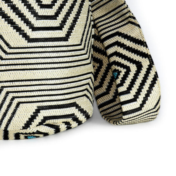 Mochila Labrada Pompones
