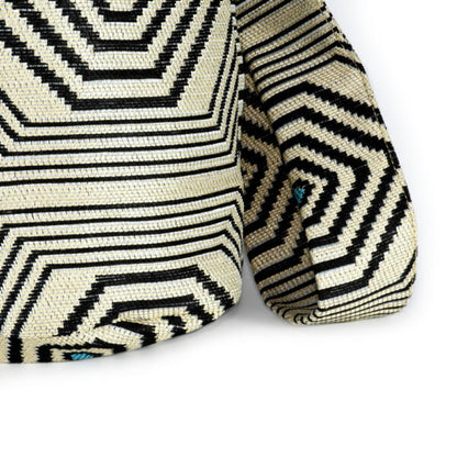 Mochila Labrada Pompones
